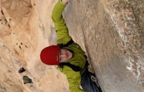 Adam Ondra escalando en Catalunya