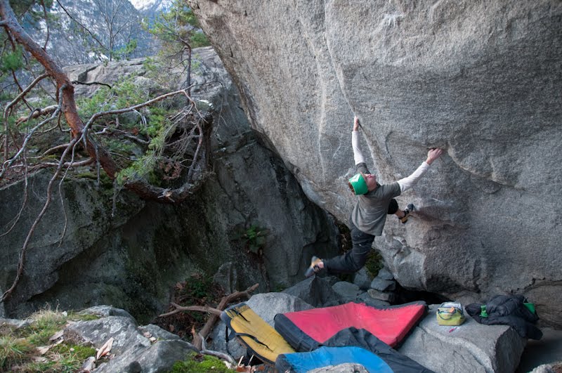 Nalle Hukkataival en su boulder Ninja Skills 8b