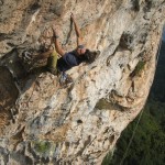Marco Jubes escalando Sabor a Sangre 8a+ Montgrony - Foto Villan Alayón