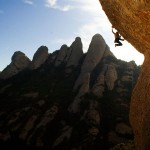 Jordi Salas escalando en Montserrat