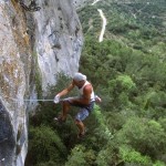 Jordi Salas escalando en Arbolí Tarragona