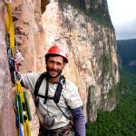 Alfredo Rangel (Yupi) cerca de la cumbre del Wacuperö Amurí 5.12+ L17 Tepuy Amurí