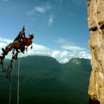 Federico Pisani (Fuco) jumareando Wacuperö Amurí 5.12+ L17 Tepuy Amurí