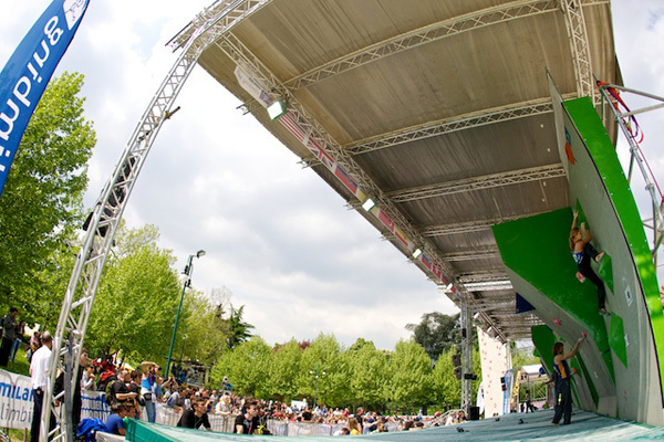 Bouldering Worldcup IFSC 2011 en Milano - Foto Diego Neonati