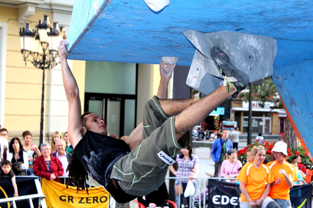 Carlos Catari Campeón de Catalunya de Escalada en Bloque 2011