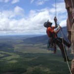 Escaladores venezolanos en el Acopan Tepuy