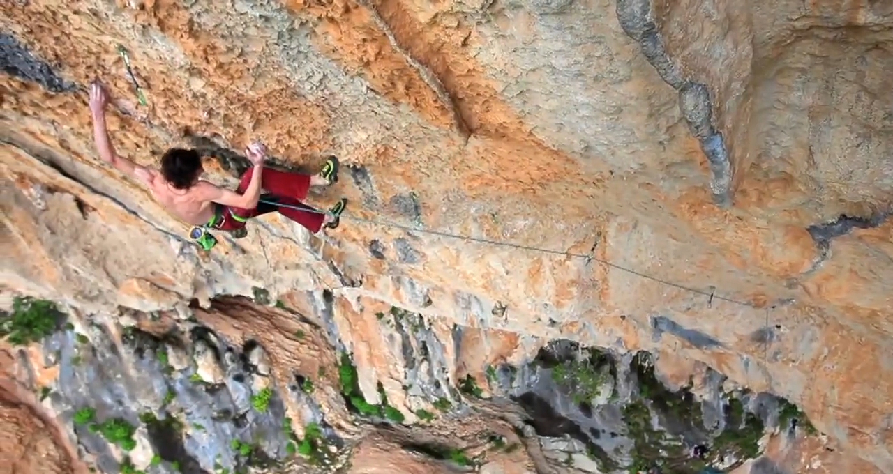 Adam Ondra en La Planta de Chiva 9b por Bernardo Gimenez