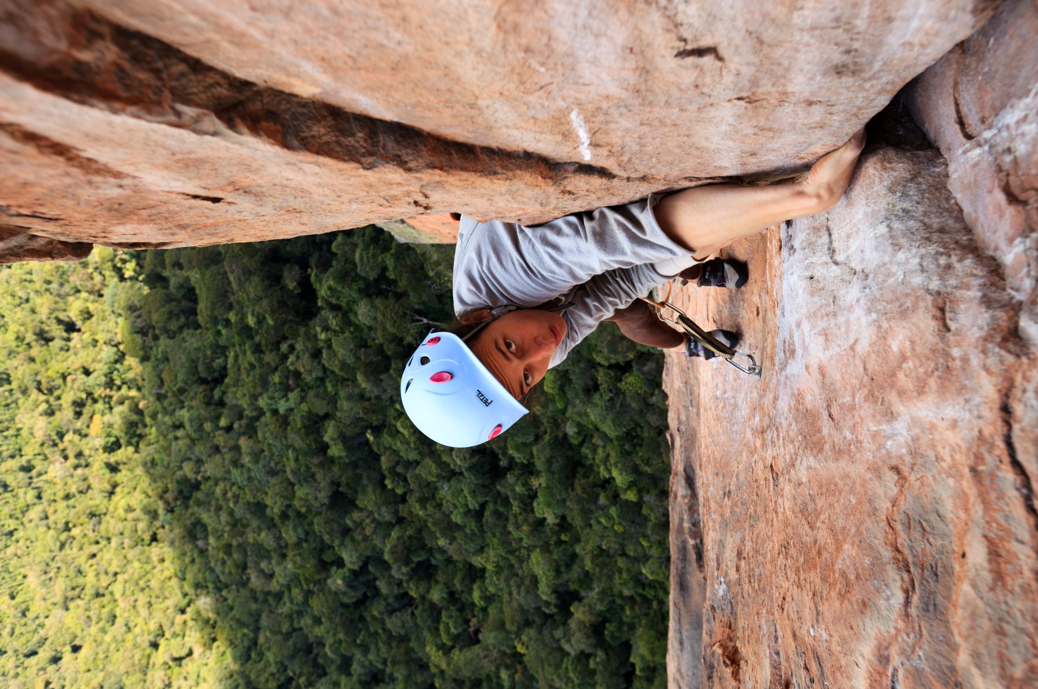 Carola Perez en Tepuy Adankasima El camino del danto 7a+ - Foto Wojciech Wandzel