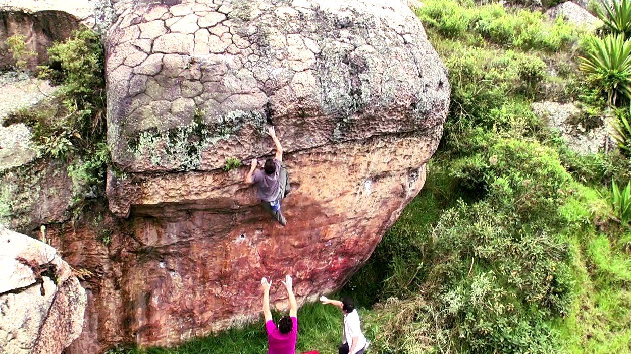 Video de escalada en boulder Threat Level Colombia