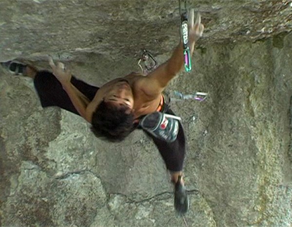 Video del escalador japonés Dai Koyamada en Action Directe 9a