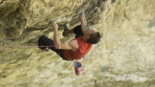 Video de escalada Edu Marín encadenando a vista Pengim Penjam 8c