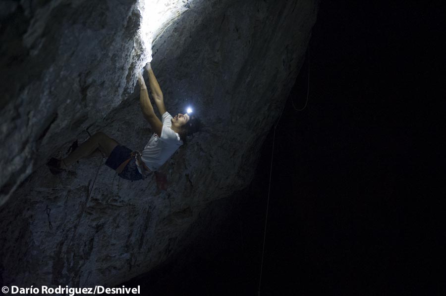 Marco Jubes en Gladiator 8a+ Festival Nocturno de Escalada en Rodellar Petzl 2012 - Foto Darío Rodríguez