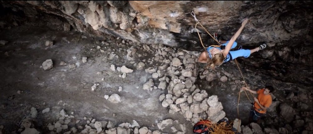 Video de escalada deportiva: Fani Kousipetkou en Oxytocin 8a, Grecia