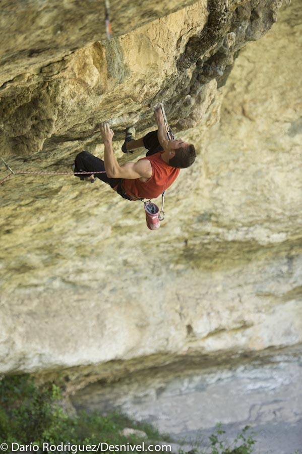 Video de Edu Marín encadenando Pengim Penjam 8c a vista - Foto Darío Rodriguez Video de Edu Marín encadenando Pengim Penjam 8c a vista - Foto Darío Rodriguez