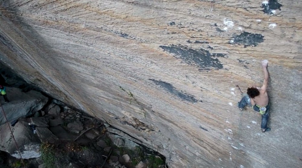 Video escalada deportiva: Adam Ondra en The Golden Ticket 5.14c/8c+ a vista en Red River Gorge