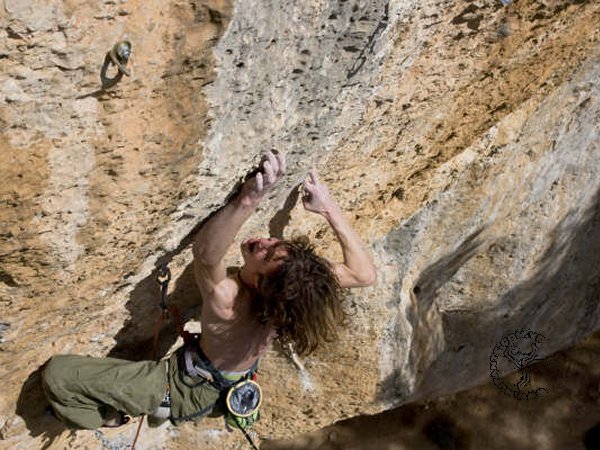 Adam Ondra en Identificación y placas 8b+/c Margalef