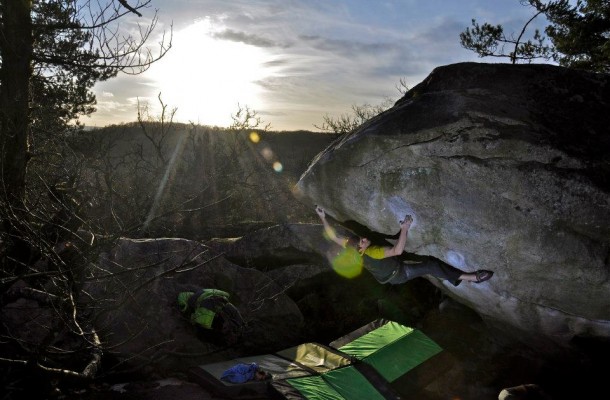 Cuarta repetición The big island 8c por Jan Hojer Boulder Fontainebleau