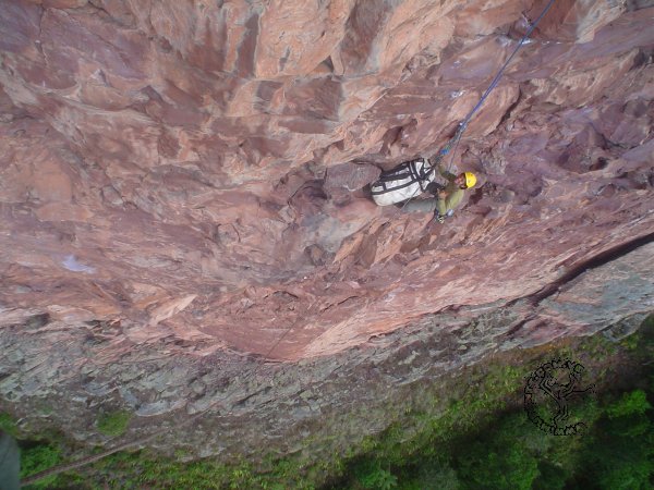 Segunda liberación de El nido del Tiric Tirik 7b+ L14 Tepuy Upuigma