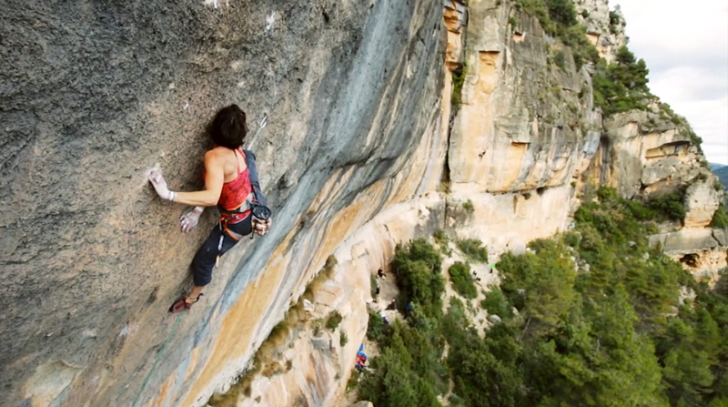 Video escalada Alizée Dufraise sobre Broadway 8c+/9a y Chikane 8c+ en Siurana