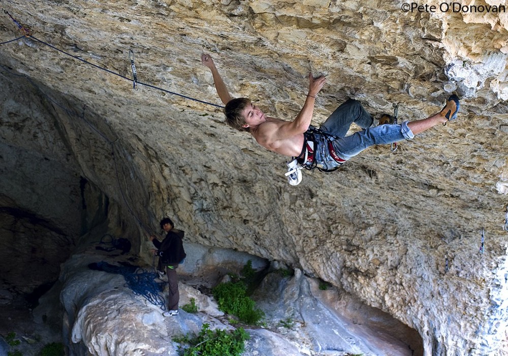 Felipe Camargo encadena Los Inconformistas 9a en Rodellar