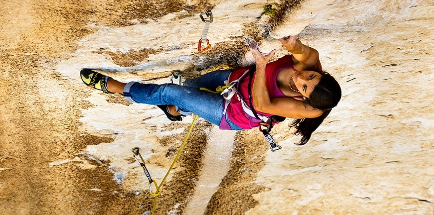 Video escalada multipitch; Daila Ojera realiza Tom et Je Ris 8b+ Verdon Francia