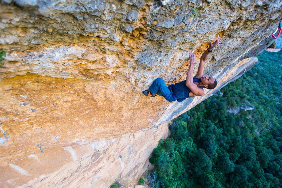 El joven estadounidense Kai Lightner realiza Era vella 9a Margalef