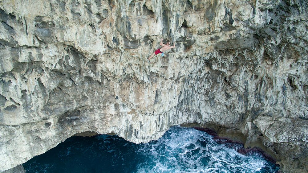 Video Psicobloc; Los Hermanos Pou escalan los acantilados de Mallorca