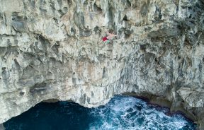 Video Psicobloc; Los Hermanos Pou escalan los acantilados de Mallorca