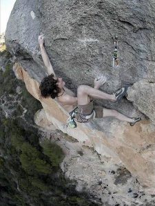 Mutante de 15 años Adam Ondra realiza las escaladas mas duras