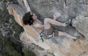 Mutante de 15 años Adam Ondra realiza las escaladas mas duras