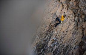 Alex Megos encadena Sensación de Bloque y rebautiza como Pasito a pasito 9a RockTrip TNF Valle de los Cóndores en Chile - Foto Nico Gantz