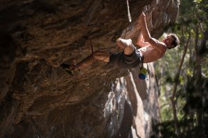 Escaladores de alto nivel disfrutan de escalada en el Bosque Mágico