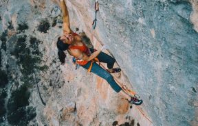 Video escalada deportiva; Alizée Dufraisse encadenando Estado Critico 9a en Siurana – Catalunya