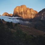 Sasha DiGiulian y Edu Marín realizan Mora Mora 8c L12 de 700m en Madagascar - Foto Francois Lebeau