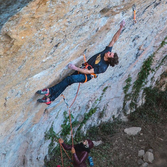 Daniel Woods encadena La Capella 9b en Siurana