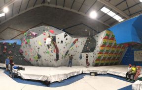 Boulder UP Climbing Café - Escalada deportiva y boulder en Asturias