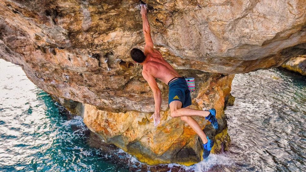 Jernej Kruder en la primera repetición del psicobloc Es Pontas 9b en Mallorca