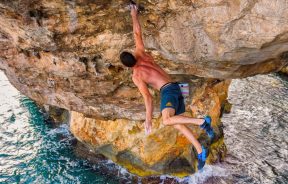 Jernej Kruder en la primera repetición del psicobloc Es Pontas 9b en Mallorca