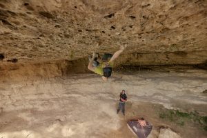 Iker Pou realiza primera ascensión Artaburu 9b?, en Margalef