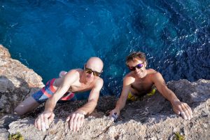 Los hermanos Pou abren la temporada de escalada psicobloc en Mallorca