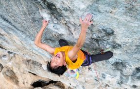 Video escalada deportiva: Meini Li de 10 años encadena China Climb 8b+ en China