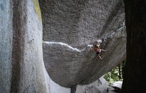 Video de Michaela Kiersch encadenando Dreamcatcher 9a en Squamish