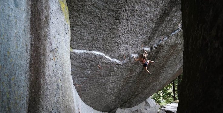 Video de Michaela Kiersch encadenando Dreamcatcher 9a en Squamish